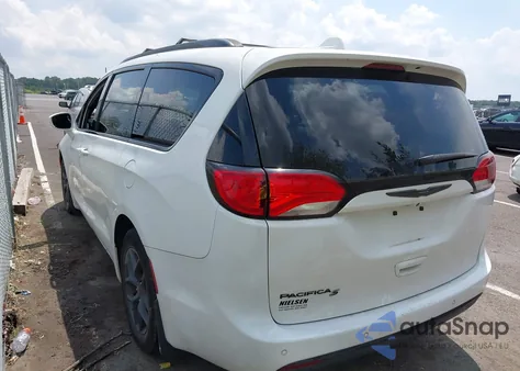 2018 Chrysler Pacifica Touring L Plus z USA, uszkodzony, nr VIN 2C4RC1EG9JR171928